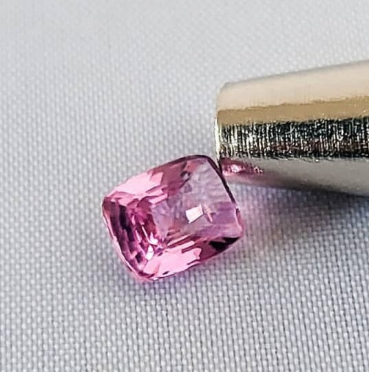 1.03ct Vivid Pink Sapphire